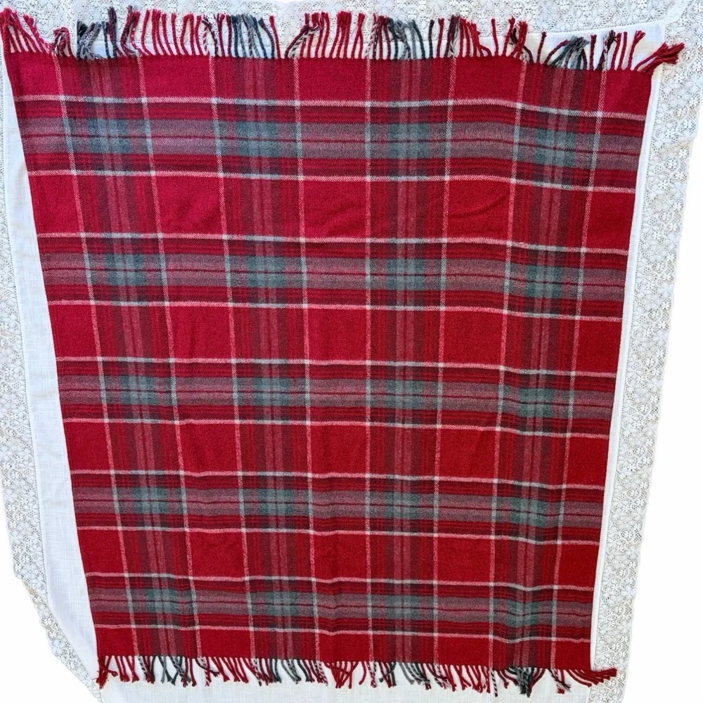 Roca Home Portuguese Red Plaid Throw Blanket